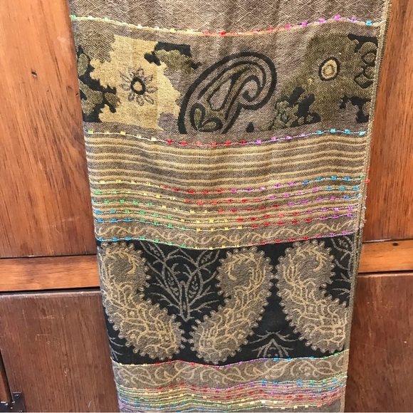 Beautiful Earthtone Scarf - Picture 6 of 6